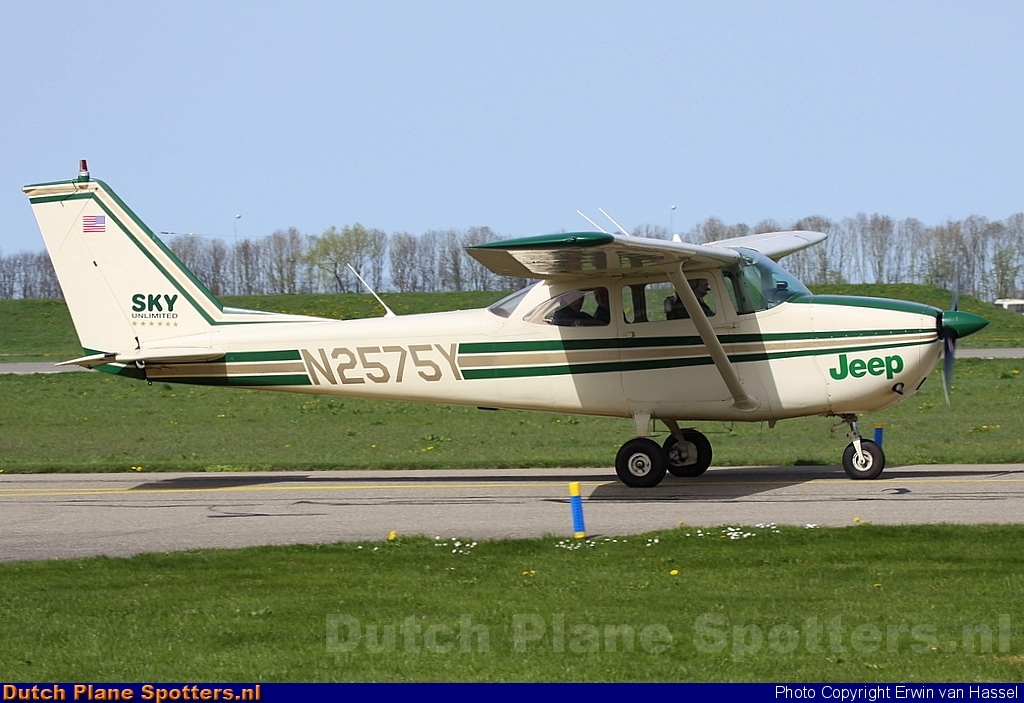 N2575Y Cessna 172 Skyhawk Private by Erwin van Hassel