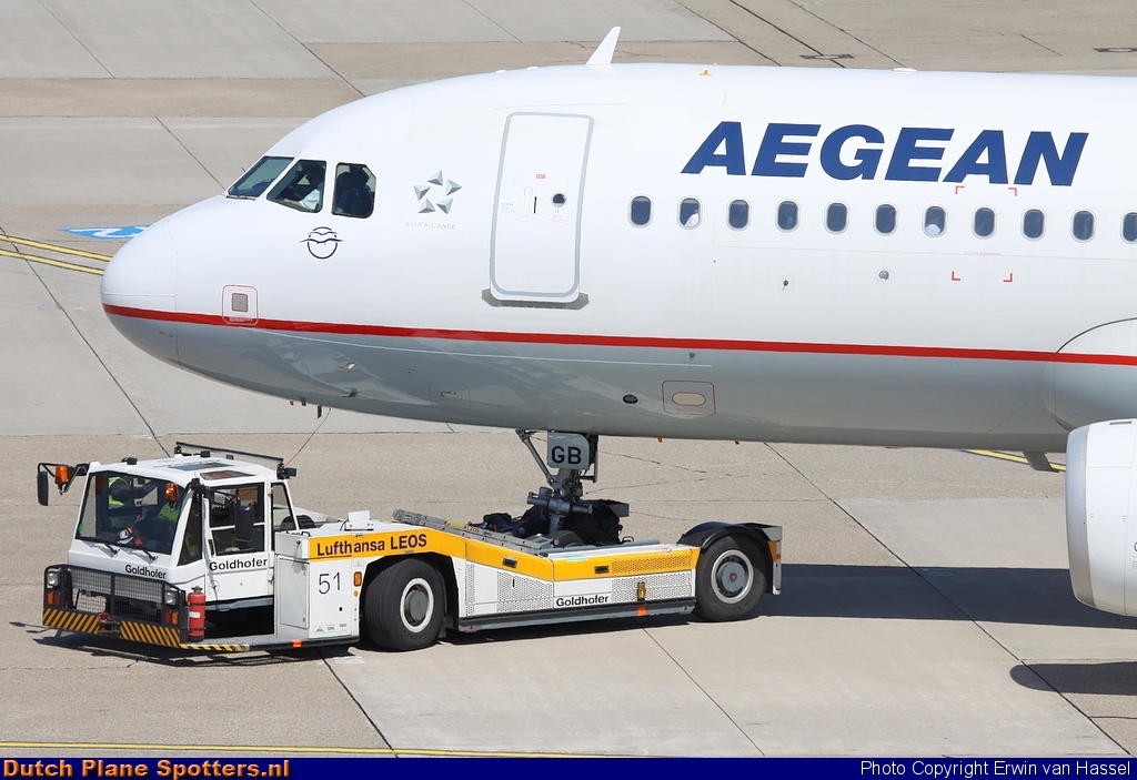 SX-DGB Airbus A320 Aegean Airlines by Erwin van Hassel