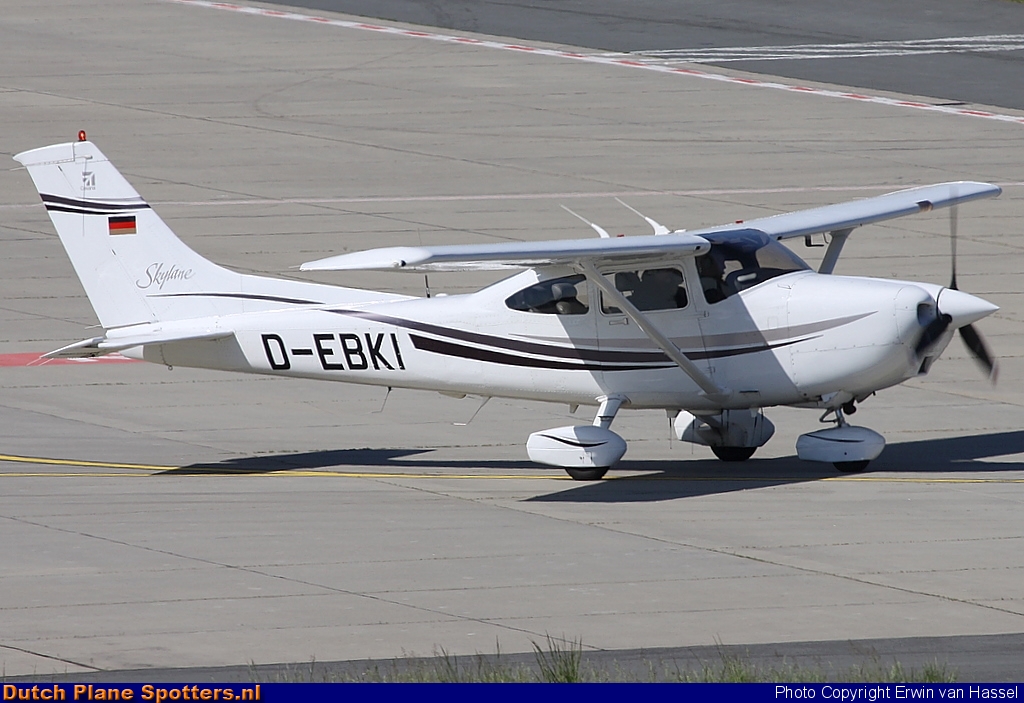 D-EBKI Cessna 182 Skylane Private by Erwin van Hassel