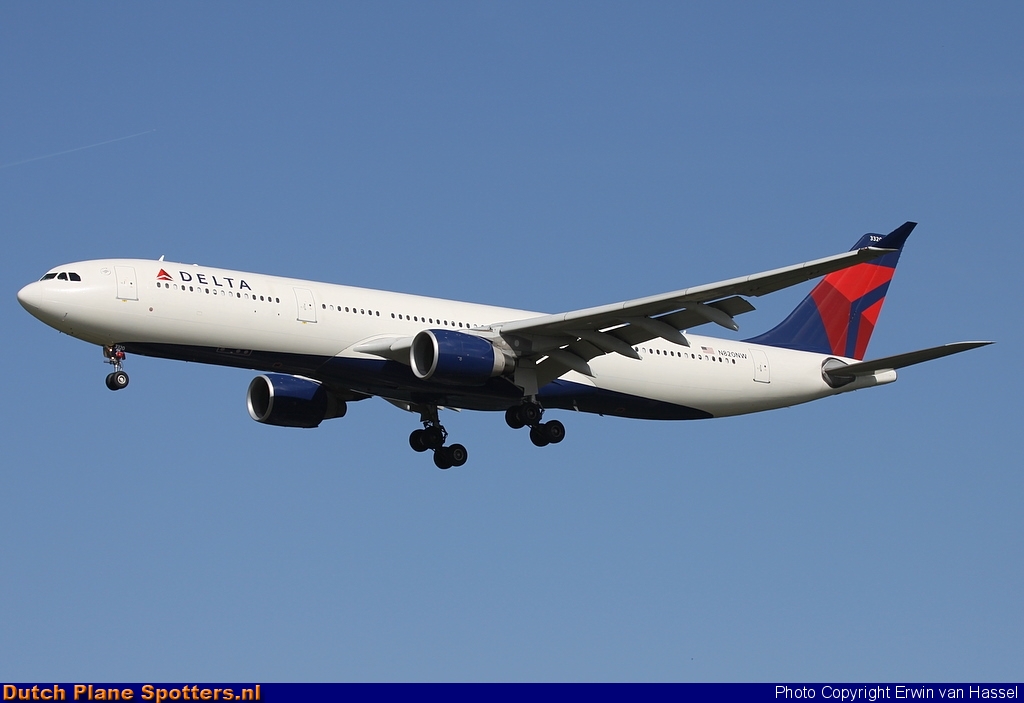 N820NW Airbus A330-300 Delta Airlines by Erwin van Hassel