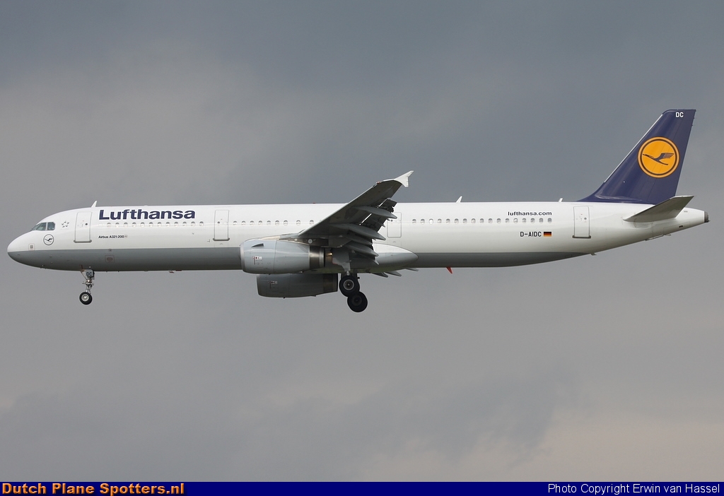 D-AIDC Airbus A321 Lufthansa by Erwin van Hassel