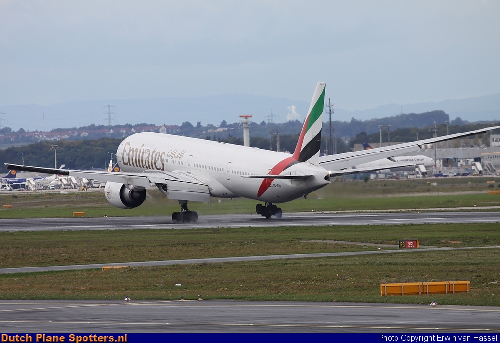 A6-EBB Boeing 777-300 Emirates by Erwin van Hassel