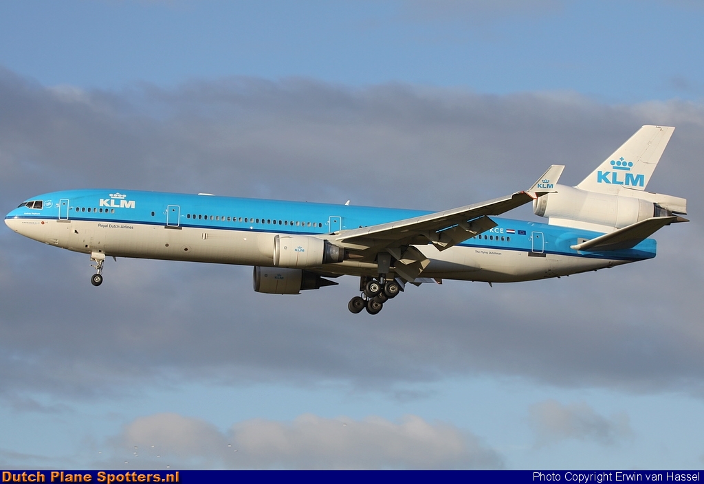 PH-KCE McDonnell Douglas MD-11 KLM Royal Dutch Airlines by Erwin van Hassel