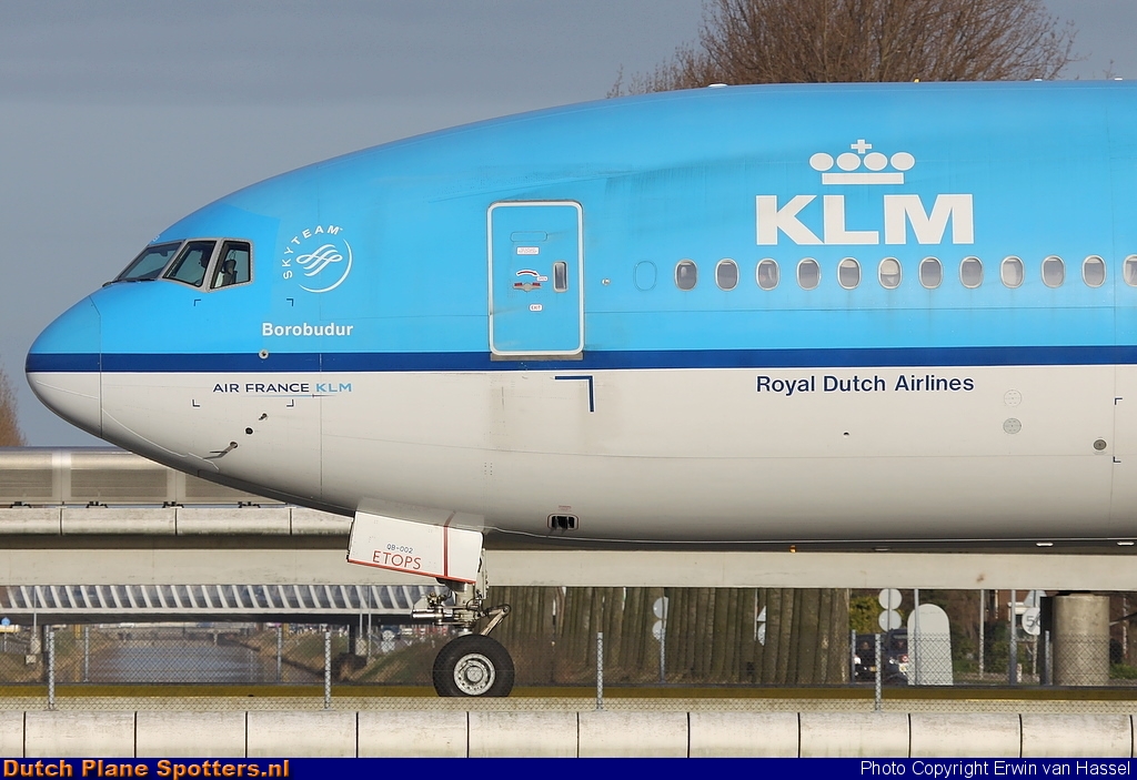 PH-BQB Boeing 777-200 KLM Royal Dutch Airlines by Erwin van Hassel