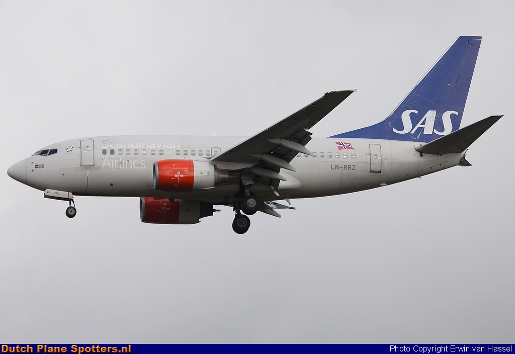 LN-RRZ Boeing 737-600 SAS Scandinavian Airlines by Erwin van Hassel