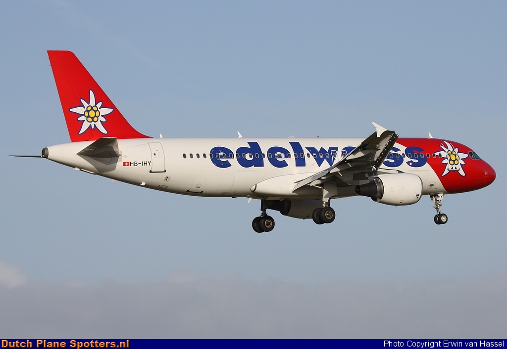 HB-IHY Airbus A320 Edelweiss Air by Erwin van Hassel