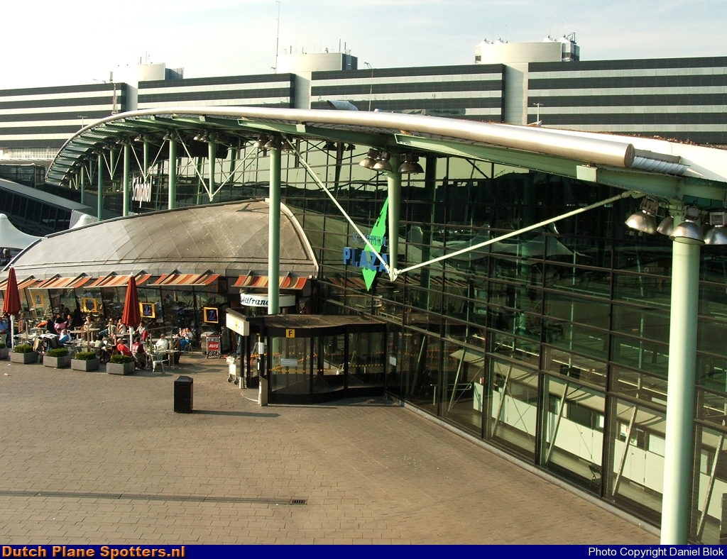 EHAM Airport Terminal by Daniel Blok