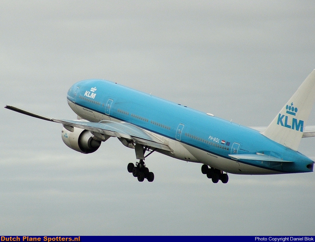 PH-BQL Boeing 777-200 KLM Royal Dutch Airlines by Daniel Blok