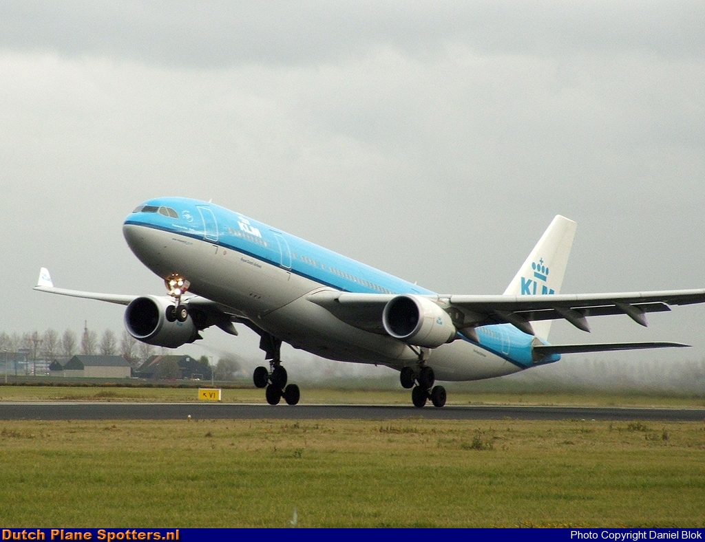 PH-AOB Airbus A330-200 KLM Royal Dutch Airlines by Daniel Blok