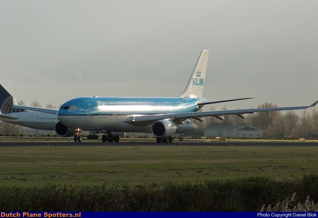 PH-AOD Airbus A330-200 KLM Royal Dutch Airlines by Daniel Blok
