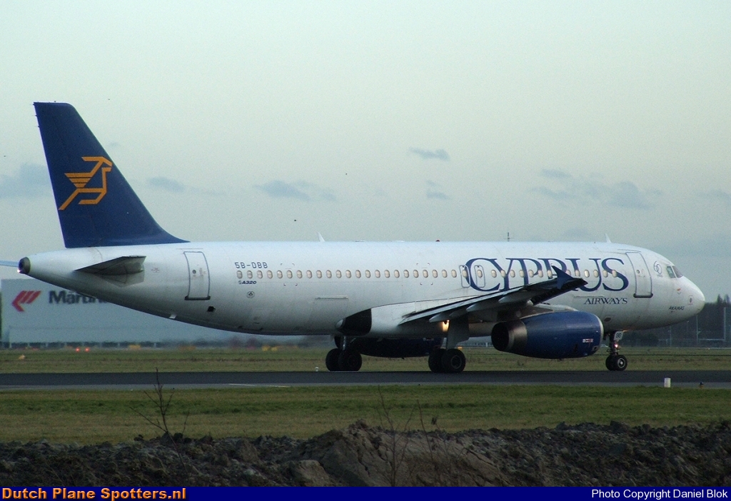 5B-DBB Airbus A320 Cyprus Airways by Daniel Blok
