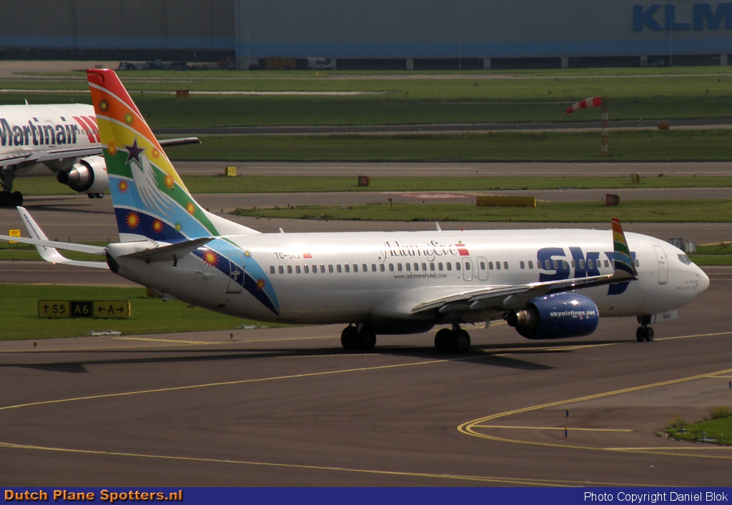 TC-SKS Boeing 737-800 Sky Airlines by Daniel Blok