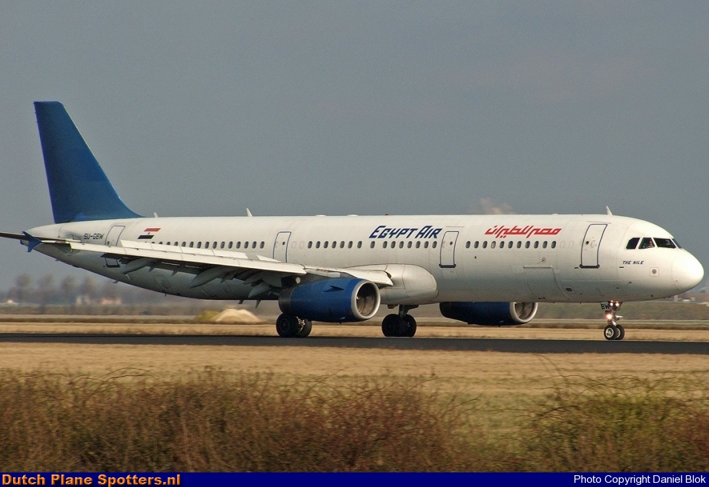 SU-GGW Airbus A321 Egypt Air by Daniel Blok