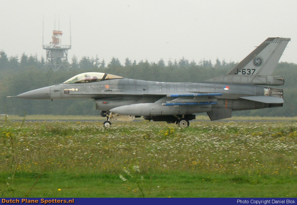 J-637 General Dynamics F-16 Fighting Falcon MIL - Dutch Royal Air Force by Daniel Blok