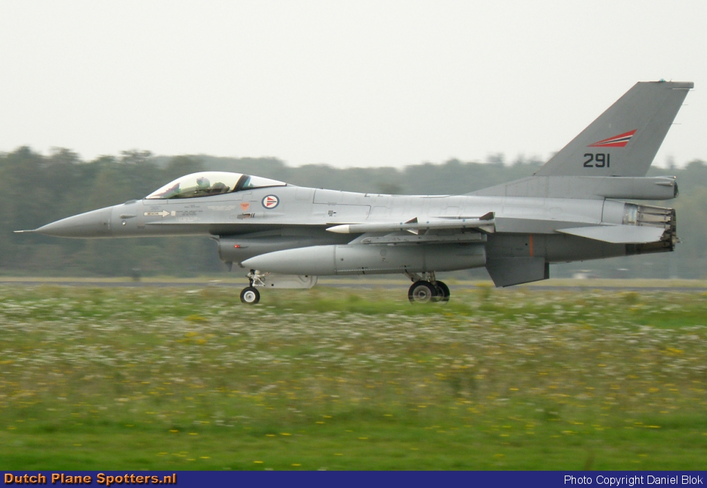 291 General Dynamics F-16 Fighting Falcon MIL - Norway Royal Air Force by Daniel Blok