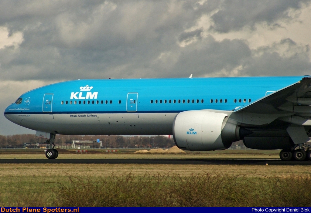 PH-BVA Boeing 777-300 KLM Royal Dutch Airlines by Daniel Blok