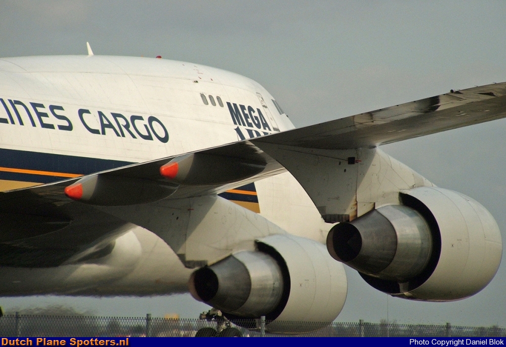 9V-SFL Boeing 747-400 Singapore Airlines Cargo by Daniel Blok