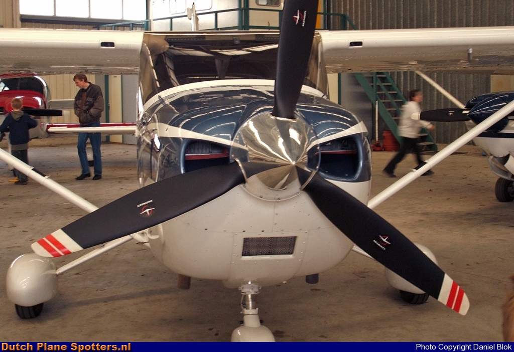  Cessna 172 Skyhawk Private by Daniel Blok