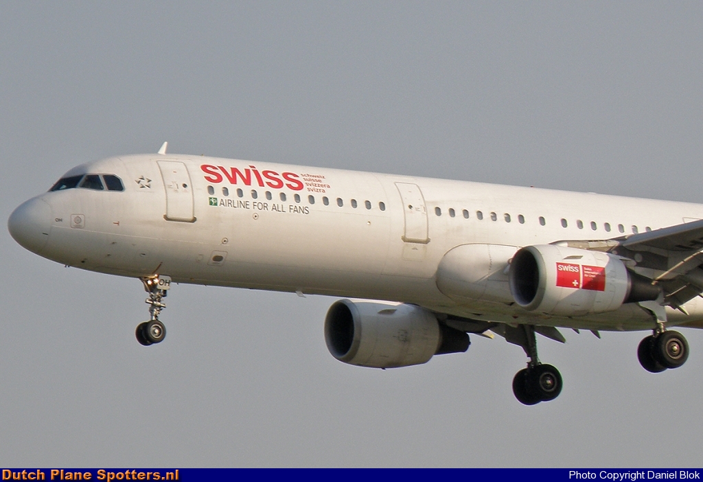 HB-IOH Airbus A321 Swiss International Air Lines by Daniel Blok