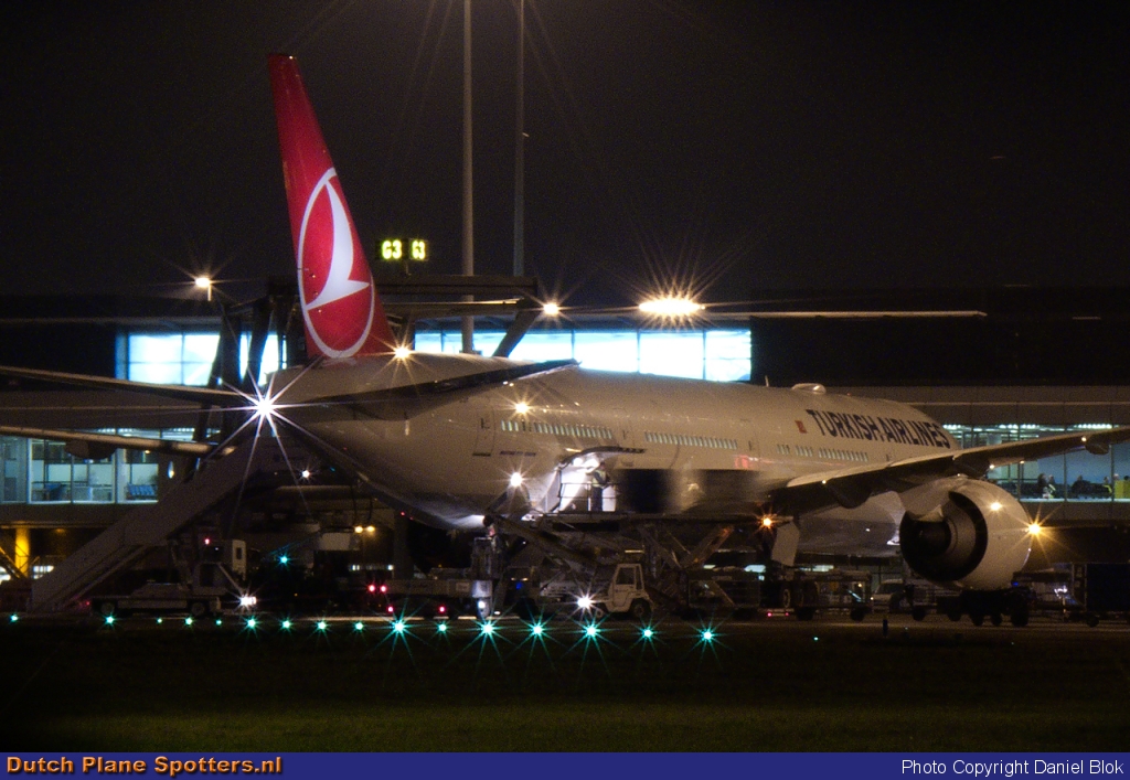 TC-JJF Boeing 777-300 Turkish Airlines by Daniel Blok