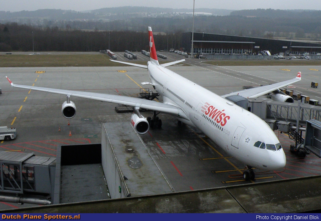 HB-JMF Airbus A340-300 Swiss International Air Lines by Daniel Blok