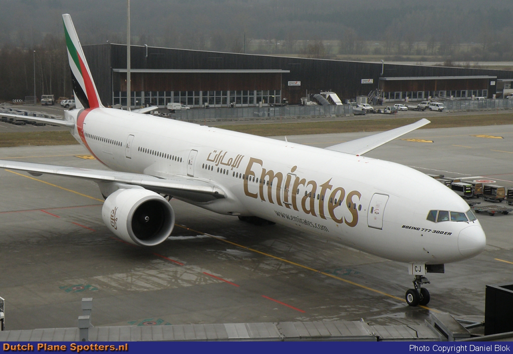 A6-ECJ Boeing 777-300 Emirates by Daniel Blok
