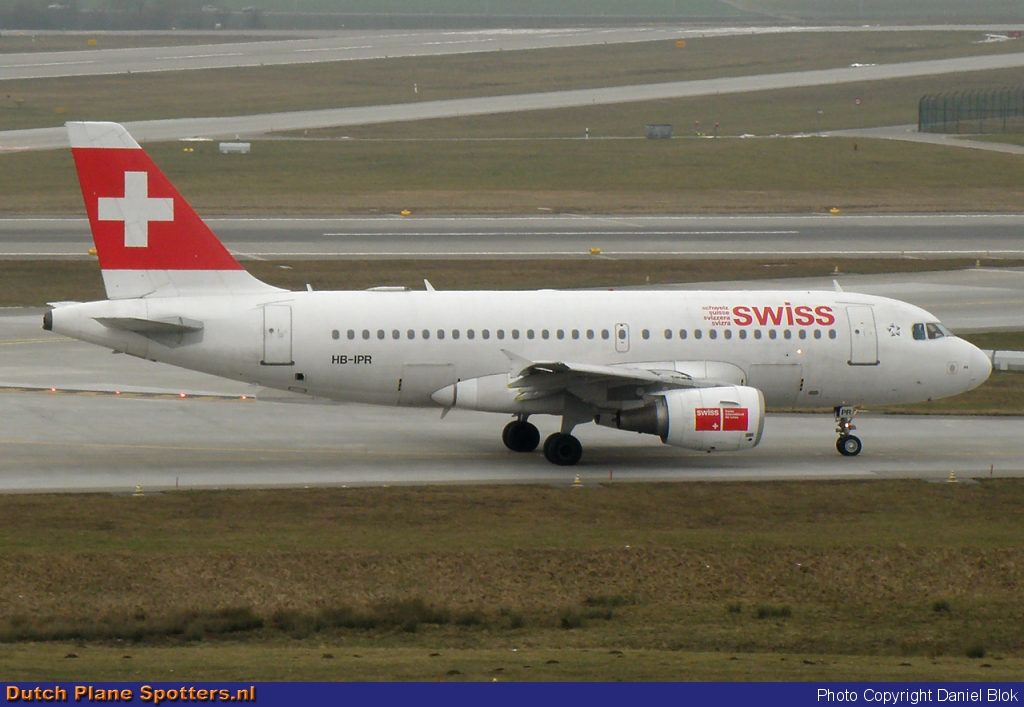 HB-IPR Airbus A319 Swiss International Air Lines by Daniel Blok