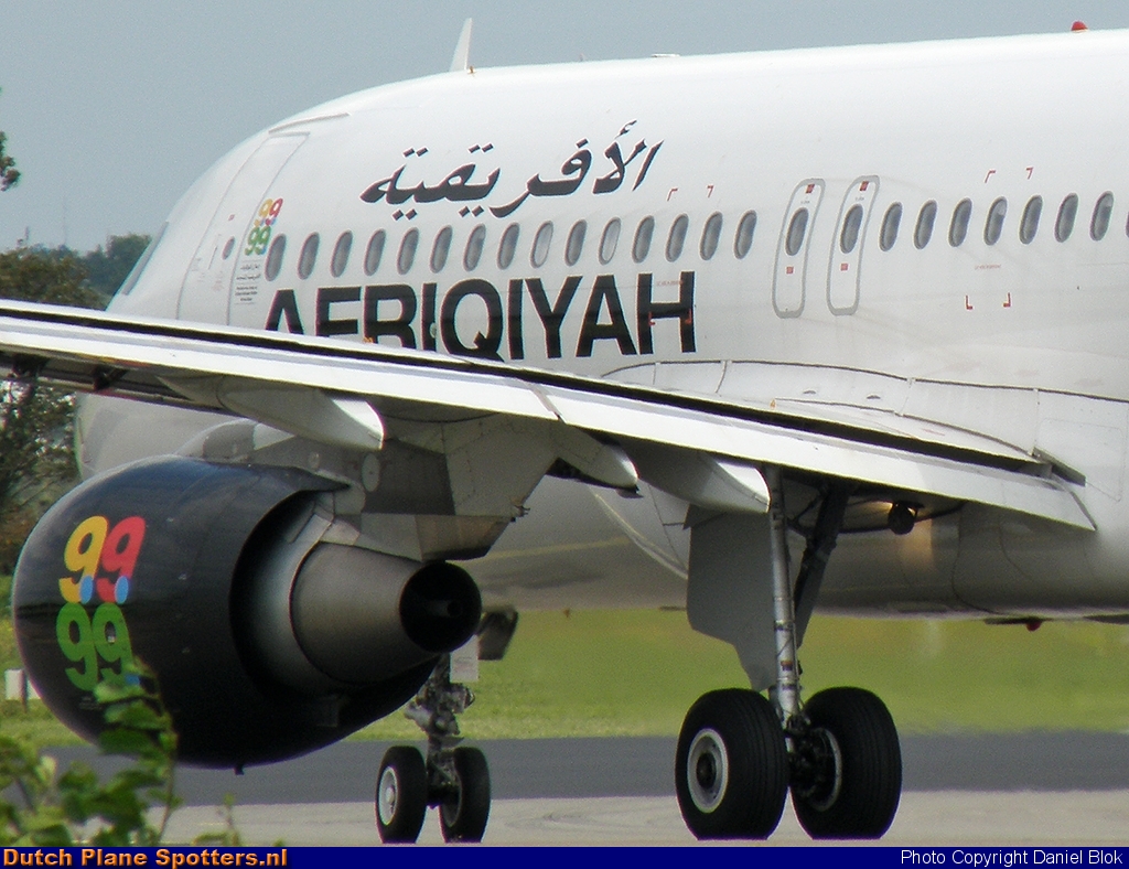 5A-ONA Airbus A320 Afriqiyah Airways by Daniel Blok
