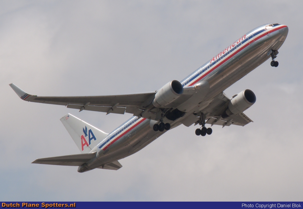 N389AA Boeing 767-300 American Airlines by Daniel Blok