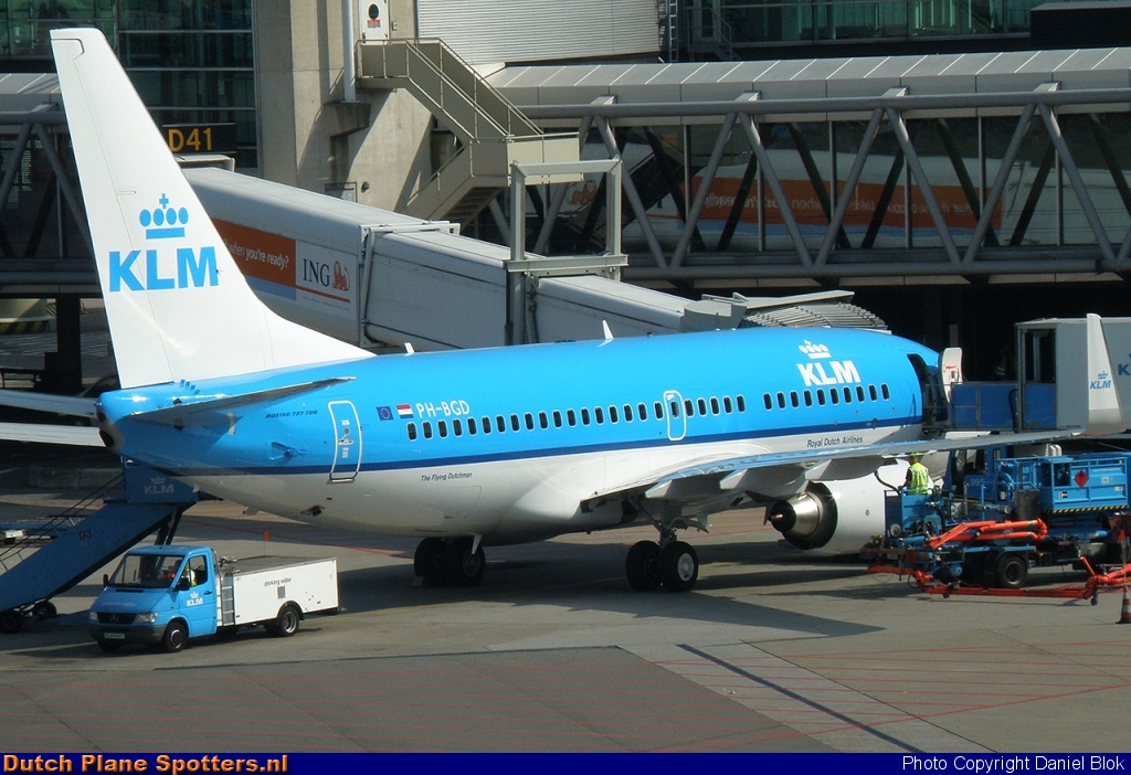 PH-BGD Boeing 737-700 KLM Royal Dutch Airlines by Daniel Blok