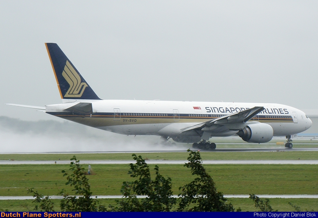 9V-SVO Boeing 777-200 Singapore Airlines by Daniel Blok