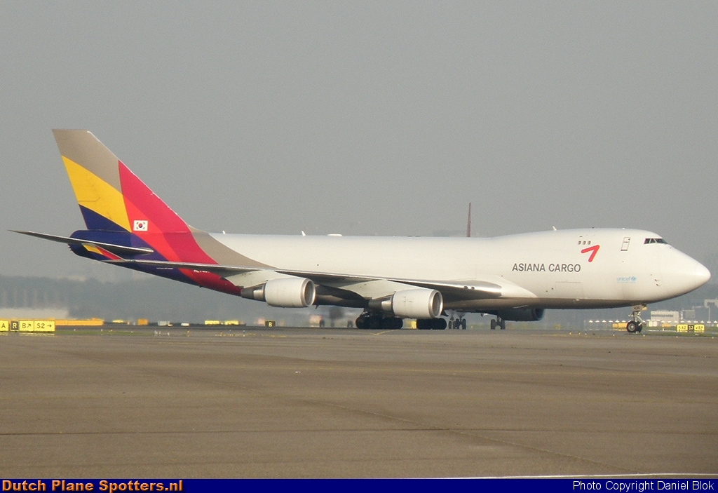 HL7436 Boeing 747-400 Asiana Cargo by Daniel Blok
