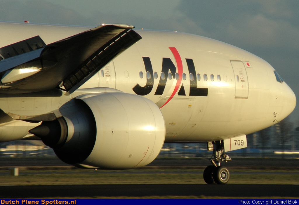 JA709J Boeing 777-200 JAL - Japan Airlines by Daniel Blok
