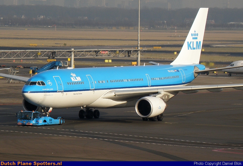 PH-AOL Airbus A330-200 KLM Royal Dutch Airlines by Daniel Blok