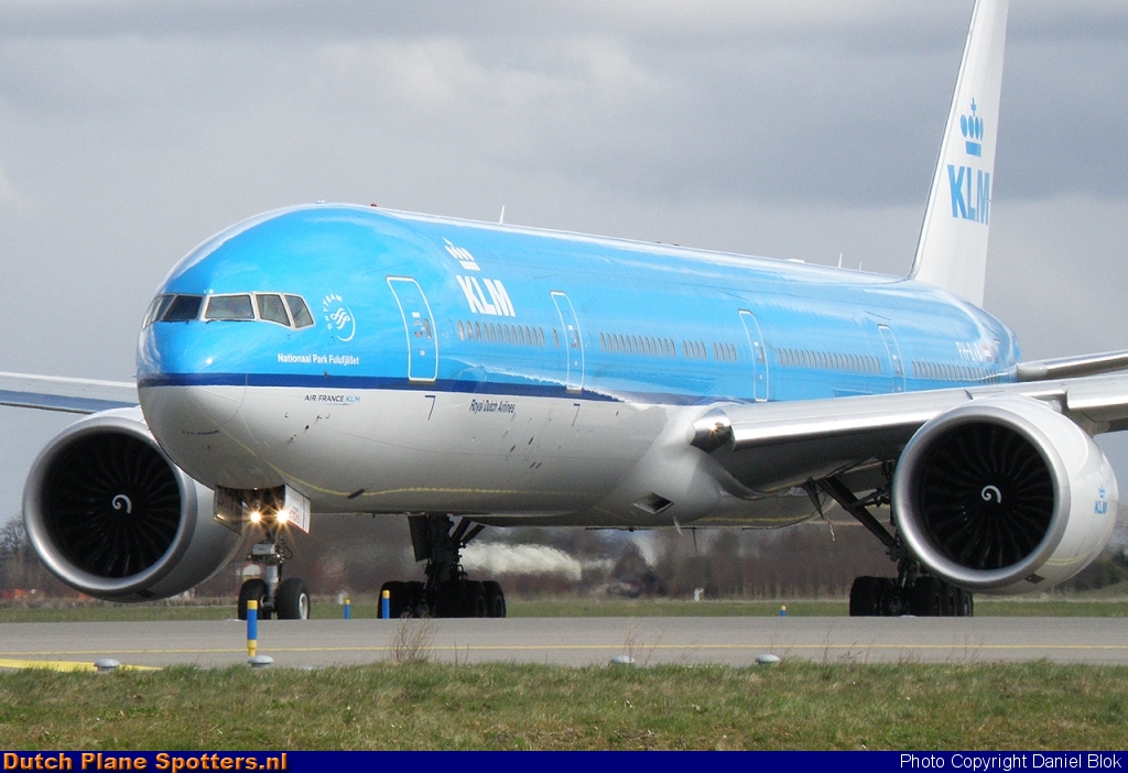 PH-BVB Boeing 777-300 KLM Royal Dutch Airlines by Daniel Blok