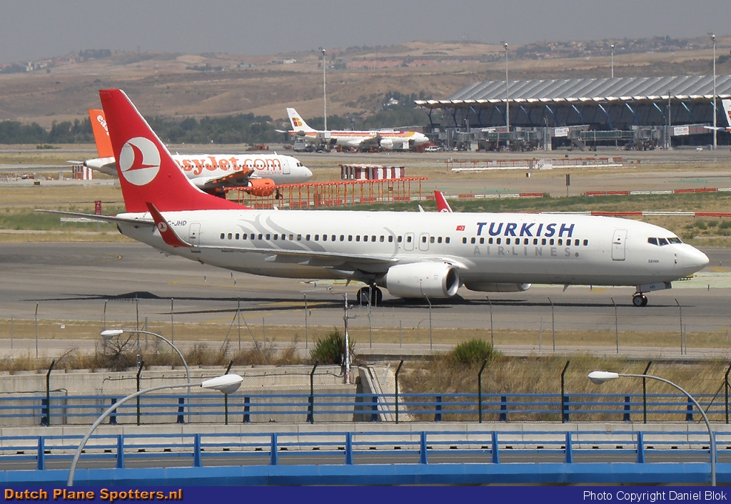 TC-JHD Boeing 737-800 Turkish Airlines by Daniel Blok