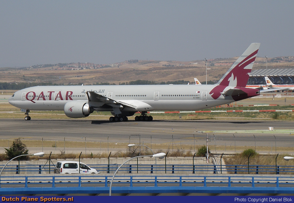 A7-BAI Boeing 777-300 Qatar Airways by Daniel Blok
