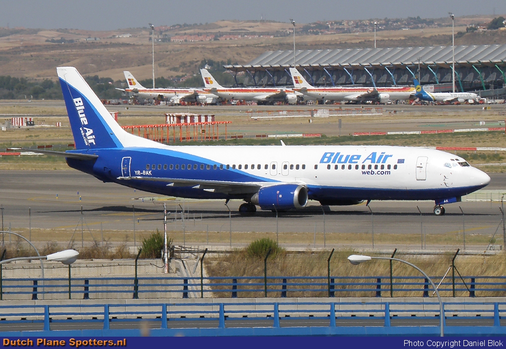 YR-BAK Boeing 737-400 Blue Air by Daniel Blok