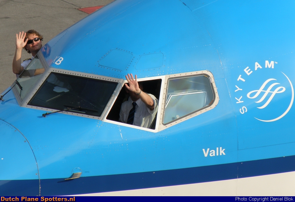 PH-BXB Boeing 737-800 KLM Royal Dutch Airlines by Daniel Blok