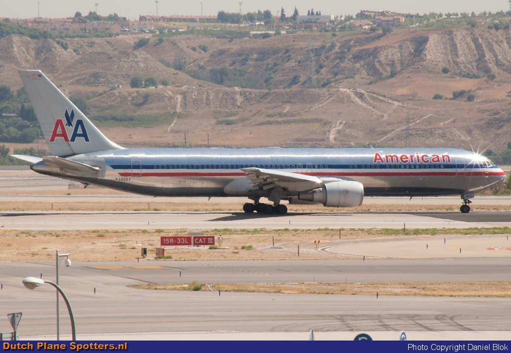 N328AA Boeing 767-300 American Airlines by Daniel Blok
