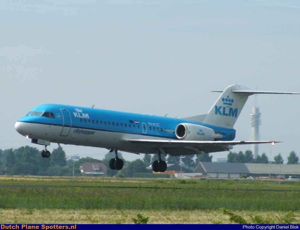 PH-KZC Fokker 70 KLM Cityhopper by Daniel Blok