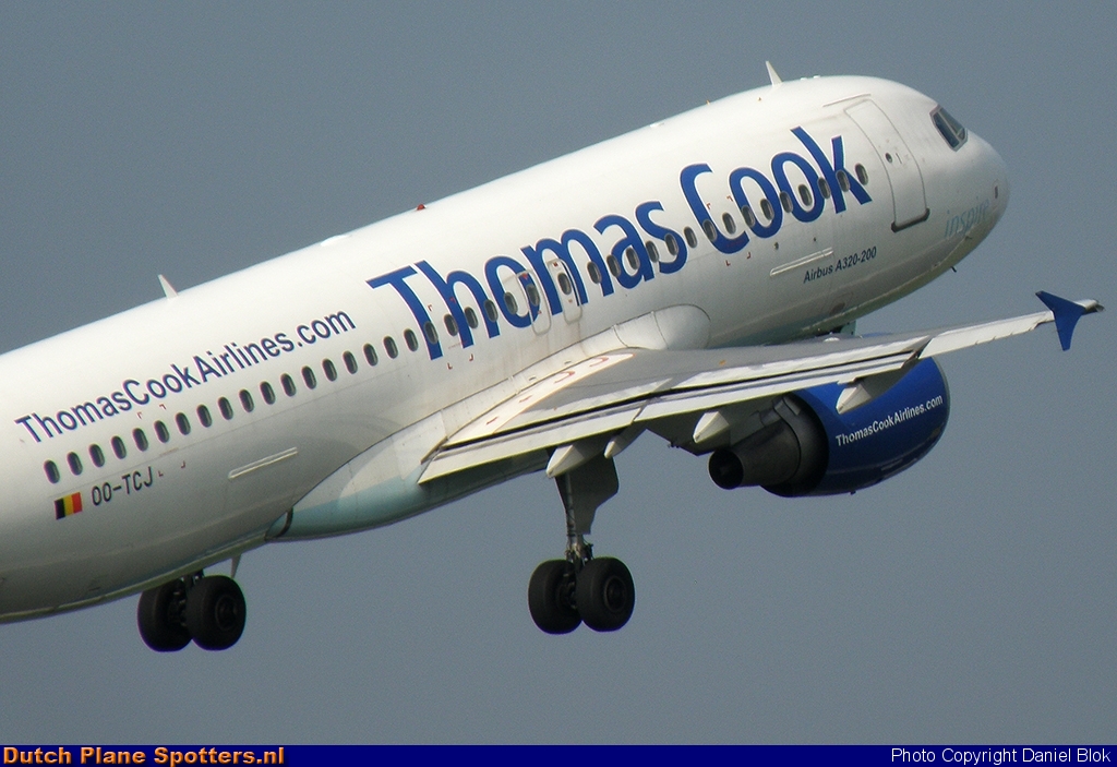 OO-TCJ Airbus A320 Thomas Cook by Daniel Blok