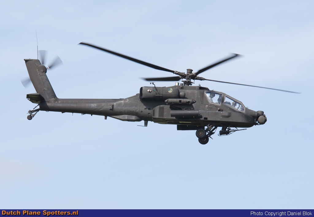 Q-25 Boeing AH-64 Apache MIL - Dutch Royal Air Force by Daniel Blok