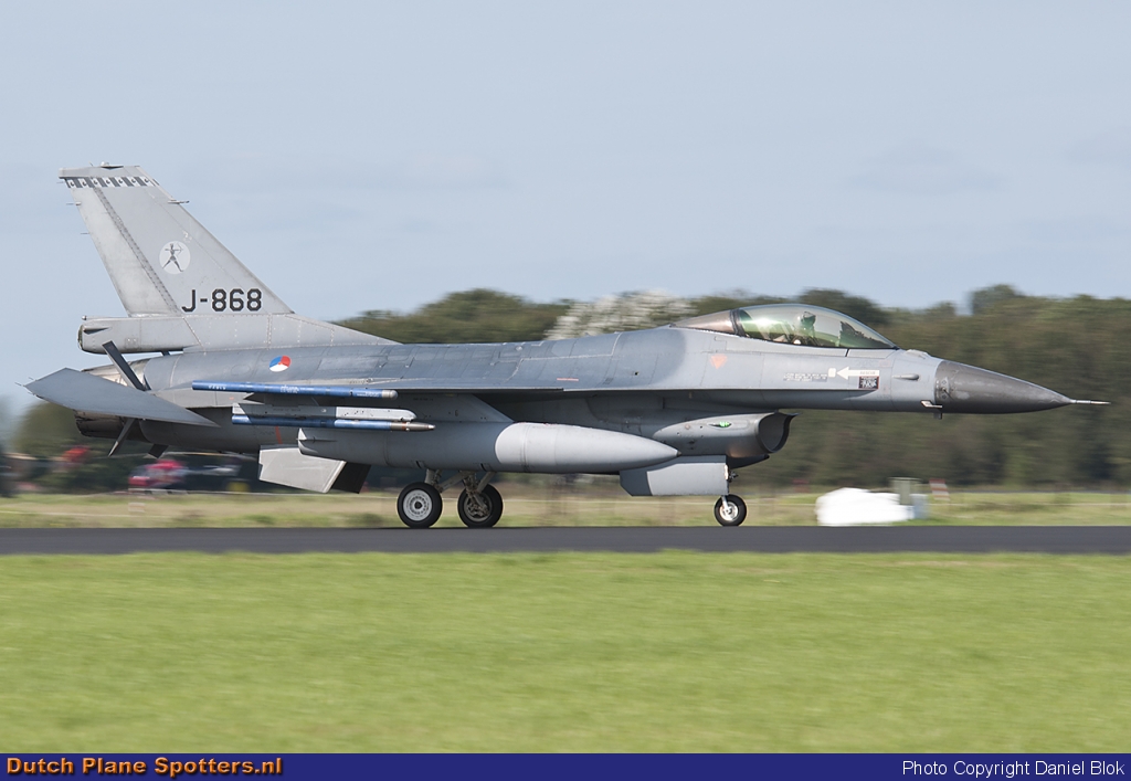 J-868 General Dynamics F-16 Fighting Falcon MIL - Dutch Royal Air Force by Daniel Blok
