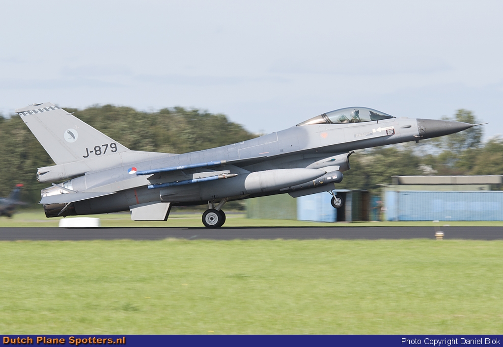 J-879 General Dynamics F-16 Fighting Falcon MIL - Dutch Royal Air Force by Daniel Blok