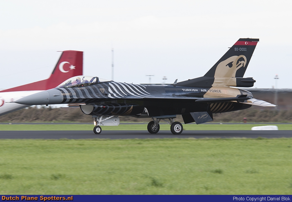 91-0011 General Dynamics F-16 Fighting Falcon MIL - Turkish Air Force by Daniel Blok