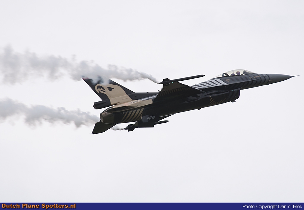 91-0011 General Dynamics F-16 Fighting Falcon MIL - Turkish Air Force by Daniel Blok