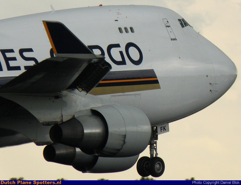 9V-SFK Boeing 747-400 Singapore Airlines Cargo by Daniel Blok