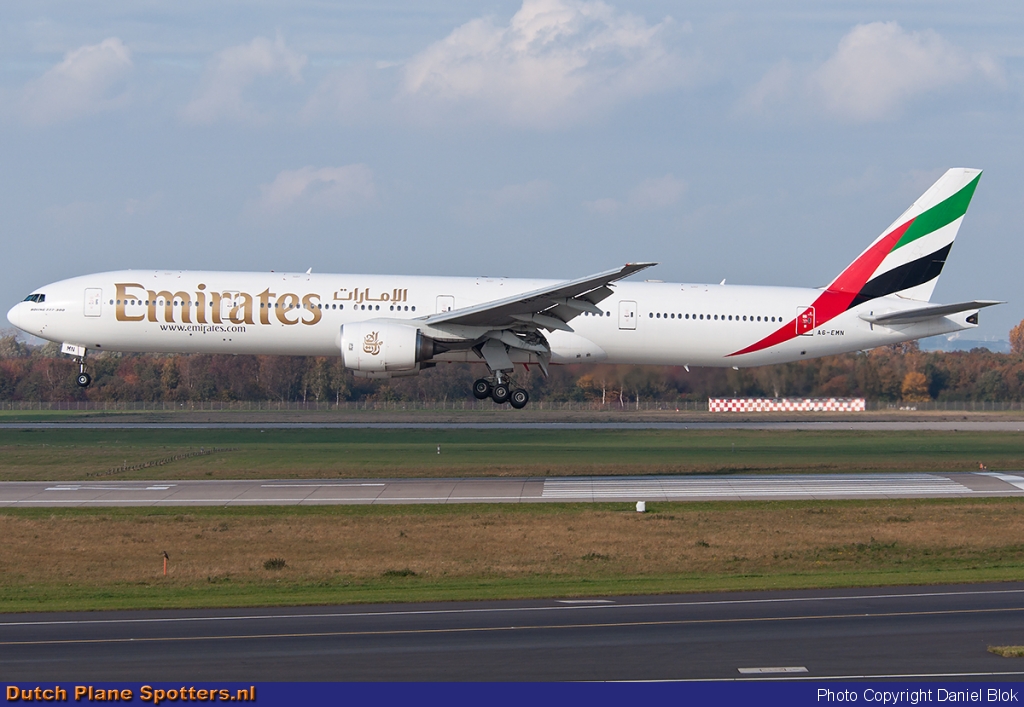A6-EMN Boeing 777-300 Emirates by Daniel Blok
