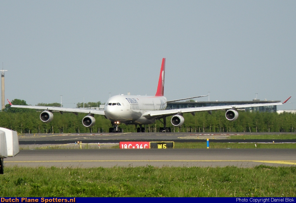 TC-JDN Airbus A340-300 Turkish Airlines by Daniel Blok